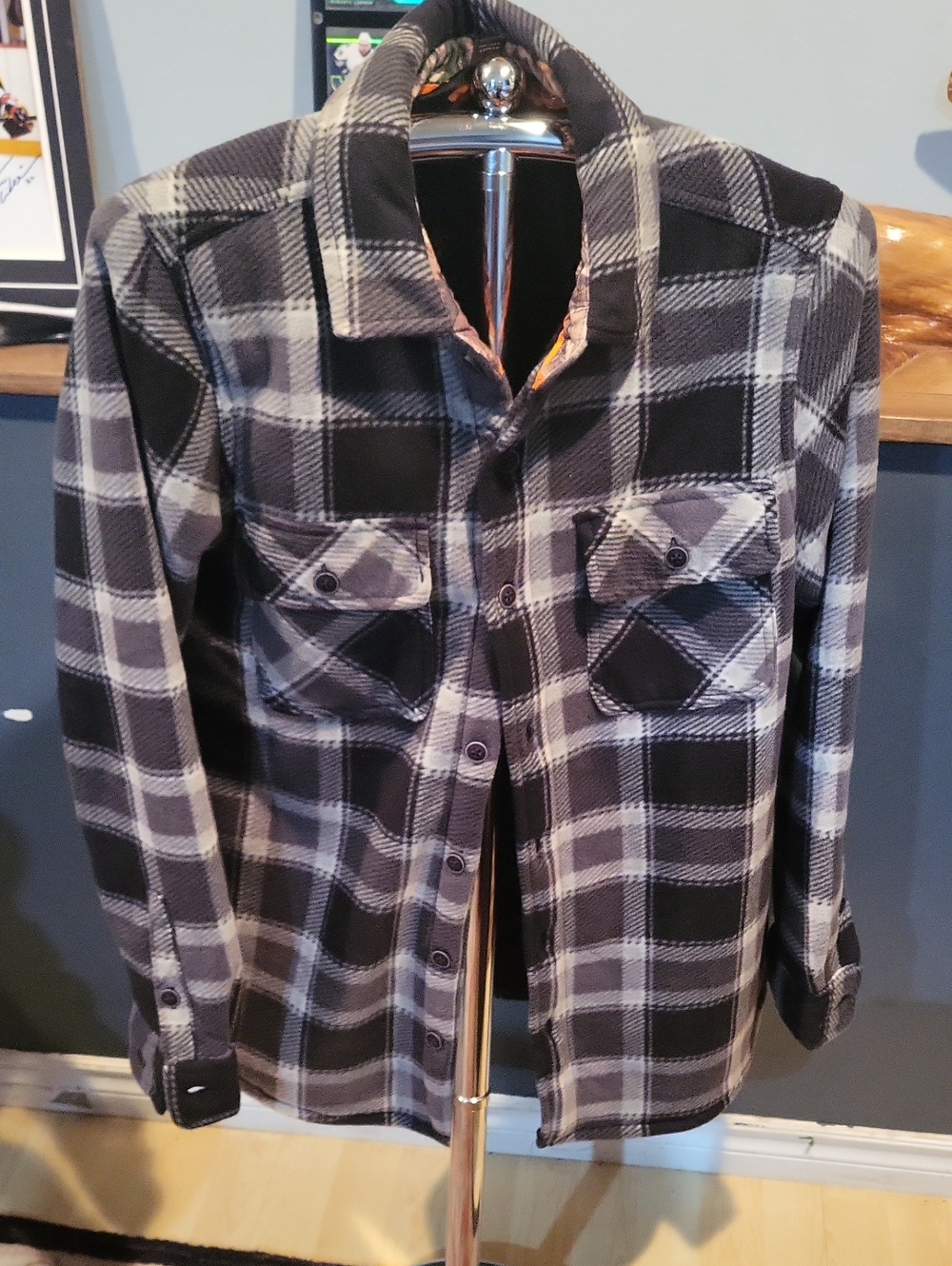 Black & Gray Plaid Button-Up Shirt Jacket